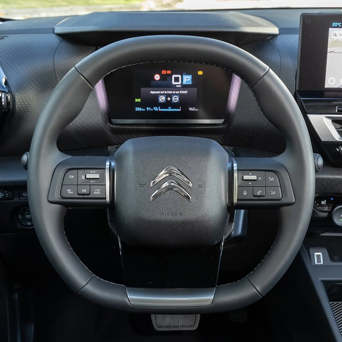 ArcYaY custom steering wheel cover for the Citroen e-C4 X EV (2025 models). Protects your new car's wheel while adding comfort and style.
