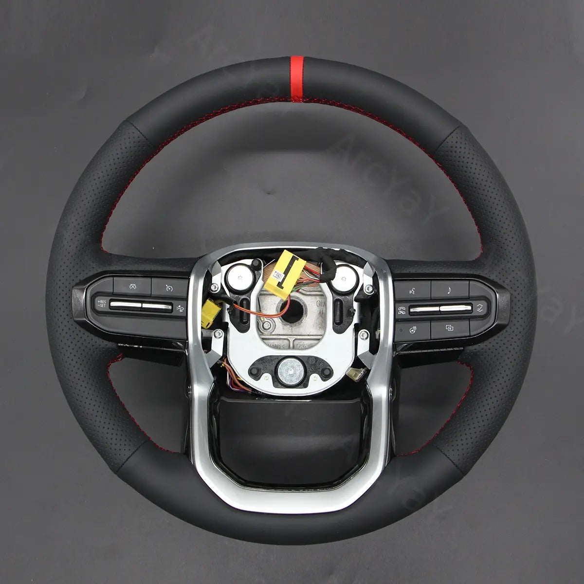 Discover ArcYaY’s custom, hand-stitched steering wheel cover for Chevy Colorado (2023-2025), combining rugged design with a precise fit.
