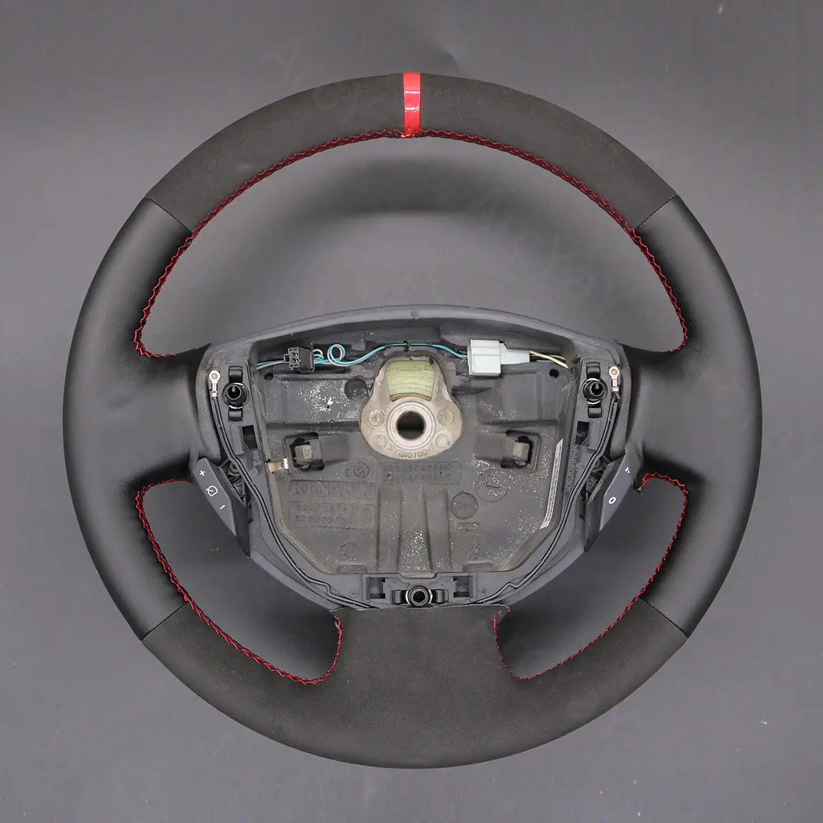 Custom-fit ArcYaY steering wheel cover for Sandero 2008-2012. Hand-stitched luxury grip, OEM-fit upgrade boosts comfort & style. Fast shipping & order today!